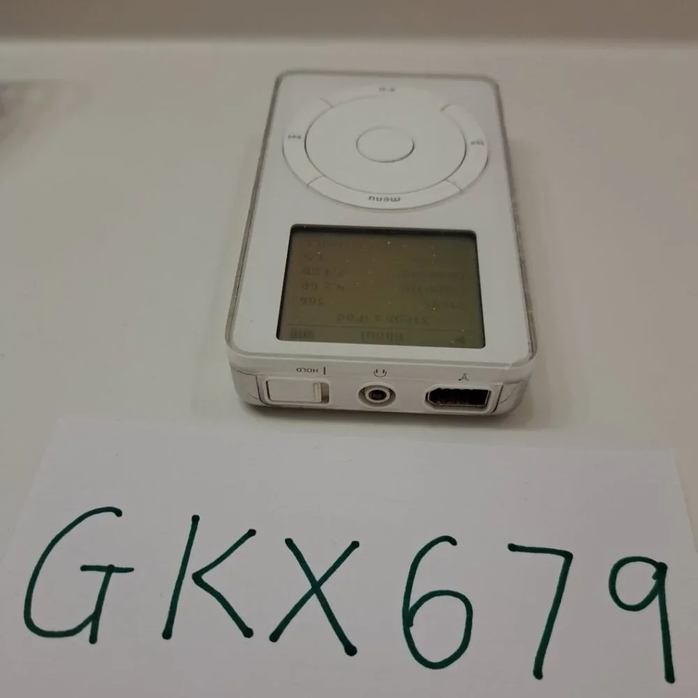 iPod Classic 1st Generation 10GB (+ New Extended Battery + Original Charger) #2